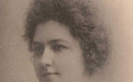 Шорохова Антонина Алексеевна (1881).  Первый врач акушер-гинеколог в Ташкенте   профессор, гинеколог, заслуженный врач УзССР.