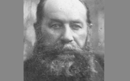 Шляхтин Евгений Михайлович, педагог-гистолог, гистофизиолог, профессор (1865-1939), завещавший свой дом в дар  Государственной научной медицинской библиотеке МЗ РУз