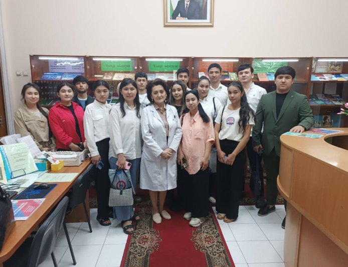 В ГНМБ с ознакомительной экскурсией студенты 1 го курса Частного Университета Алфраганус