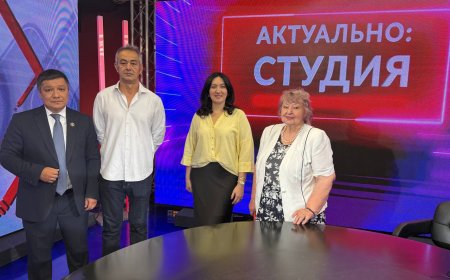 Посвящается празднованию 1045-летнего юбилея со дня рождения Абу Али ибн Сино и 1000-летия создания "Канона врачебной науки".