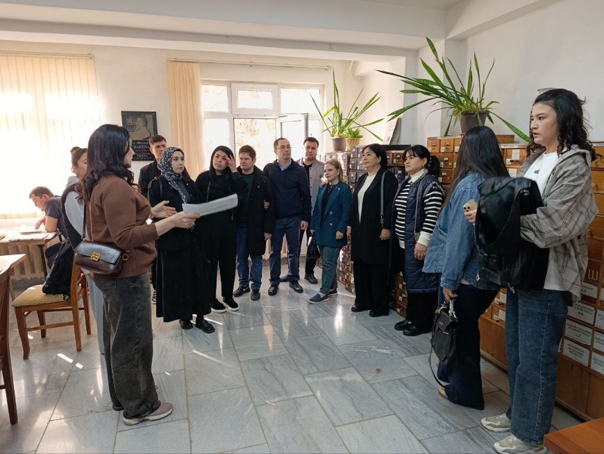 18.11.2025   Посещение библиотеки-филиала ГНМБ при РСНПМЦ травматологии и ортопедии со студентами заочниками 4 курса