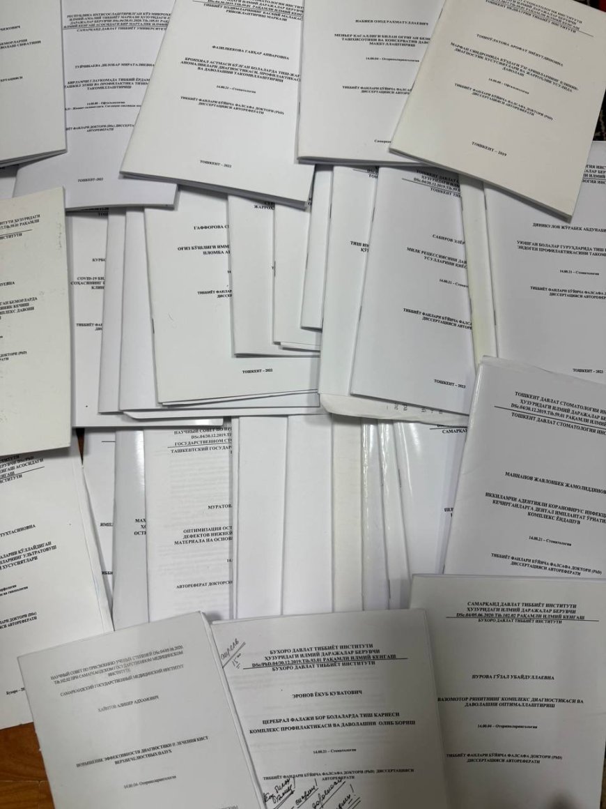 19.11.25  Коллекция авторефератов в дар от Азимова Мухамаджона Исмоиловича,  д. м. н, профессора кафедры детской ЧЛХ ТГСИ