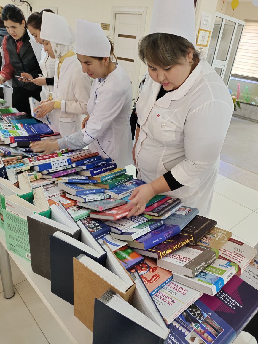 Хорезмская областная научная медицинская библиотека организовала выездную выставку книг