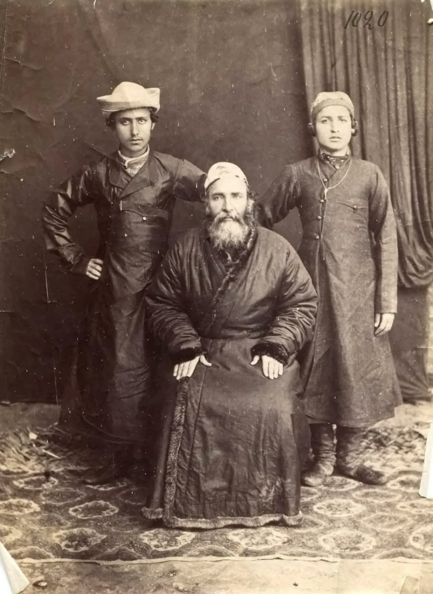 Бухарские евреи на фотографии неизвестного автора.  Вторая половина XIX в.